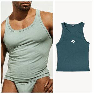 Coyote crop rib tank and OnTracks rib tank 2 SHIRT BUNDLE, green color, size M